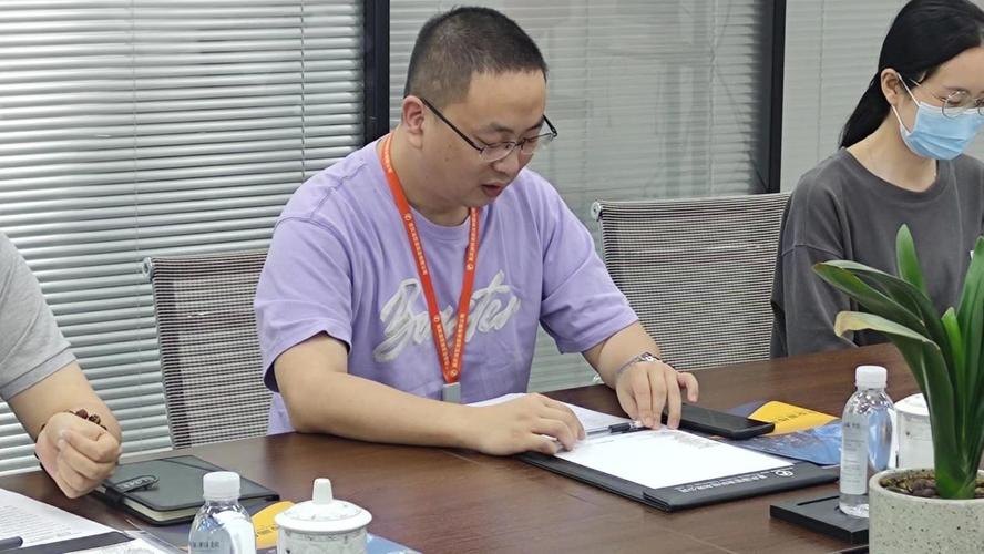 肩扛新使命 迎面向未来